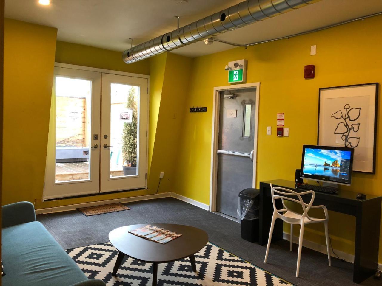 Two Peas Pod Hostel Toronto Exterior photo